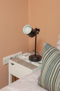 The Monument Apartment, 2 Bedrooms, 2 Bathrooms, Private Balcony, Open Plan kitchen, Recently Renovated, Code-Access Development, Free Multi Car Park, Ideal Location