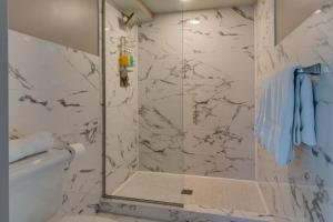 Charming Retreat for 2 Near Downtown & Broadway