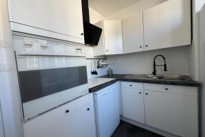 Central apartment with balcony - castle view