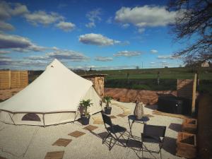 Tentes de luxe Lodge romantique le grand chene avec Jacuzzi privatif : photos des chambres