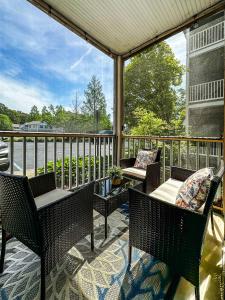 Modern and Comfy - 2BR 2BA - 1st Floor, Near Outlets, Beaches & Christmas Village