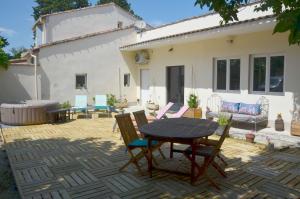 Maisons d'hotes Les Lavandieres : photos des chambres