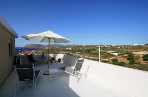 Cozy SeaView Apartment Walking Distance to Beach