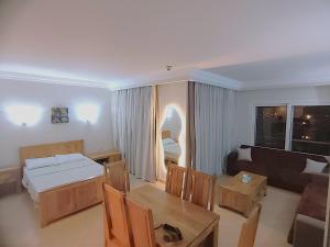 Sunset pearl, Sahl Hashish