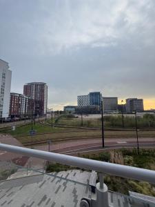 Luxepoint A luxurious1-bed flat with gym and cinema