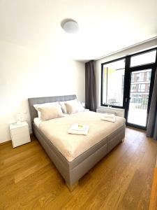 New Apartment in Old Town Danube View