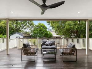 Stylish 4Bedroom Stay Outdoor Dining and City Access