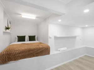 Stylish 4Bedroom Stay Outdoor Dining and City Access