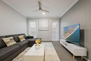 Modern 4BR Home Peaceful Logan Reserve Stay