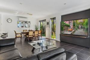 Pool Table and Resort Pool 4BR Holiday Paradise