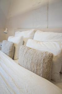 Luxury Vineyard Retreat with Private Jacuzzi