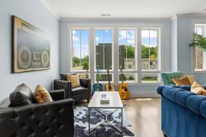 Chic Townhome for 8 w Rooftop