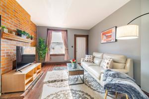 Cozy Brick-Short North Condo - (fenced yard) - OSU