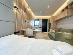 Anna Tiny Apartments