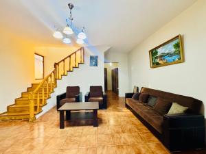Spacious 5BR Private home in old Batumi