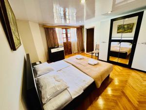 Spacious 5BR Private home in old Batumi