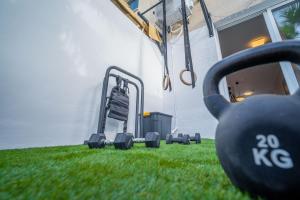 Moderne Designer-Maisonette 2 Schlafzimmer eigene Terrasse mit Grilltisch und Fitnessbereich