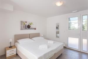 Guest House Eight Roses