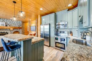 Condo with Private Hot Tub at Base of Deer Valley!