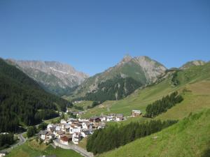 Apart Lischana