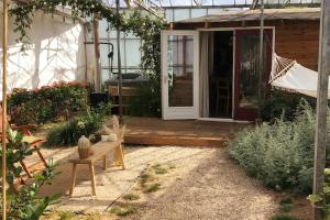 Unique Tiny House close to Ams Airport with Hottub