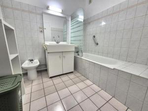 Appartements Residence Du Temple - Tres rustique et spacieux appartement ! MAE-4303 : photos des chambres