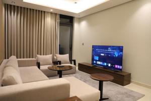 Brand New Large 2 Bedroom with Burj Khalifa view