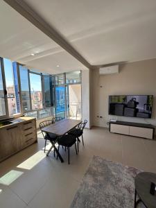 AM city apartment