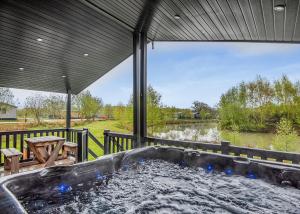 Woodhall Country Park Lodges