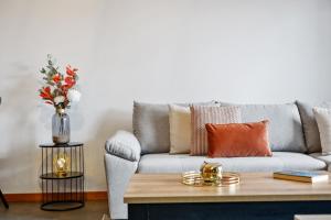 Urban Stay 1A by Homie