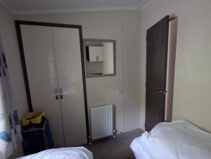 2-Bed Ringwood Cabin - incl Park Pass SelfCheckin