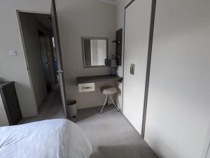 2-Bed Ringwood Cabin - incl Park Pass SelfCheckin