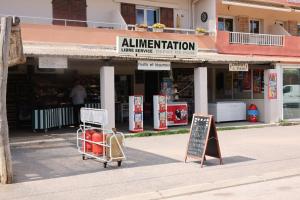 Hyères studio les pieds dans l eau Au Grand Sud