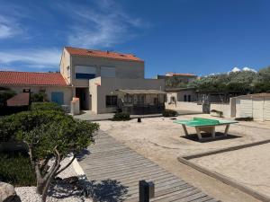 Hyères studio les pieds dans l eau Au Grand Sud