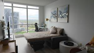Renod Suite Steps to CN Tower - Free Parking