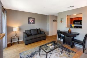 Cumberland River Condo Near DT