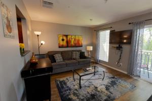 Cumberland River Condo Near DT