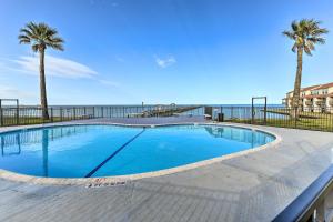 Fish and Swim Waterfront Rockport Condo with Views! - 4hvězdičkové hotely ve městě Rockport