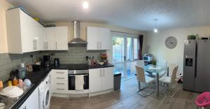 Single Room with Breakfast and Parking