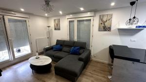 Appartements Cozy 3 rooms with terrace between Paris & Disney : Appartement 2 Chambres