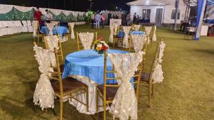 Green Retreat Noida - 2BHK Farm with Pool & Lawn