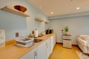 Lovely Belmont Apartment with Stunning Views!