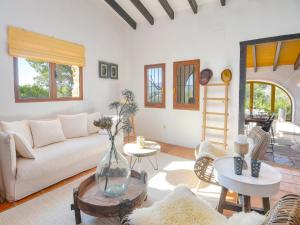 Spacious Retreat with Games