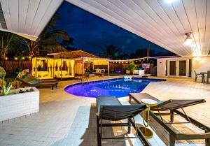 Top Villa Near Beach with Game Room, Hot Tub and Pool