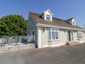 Tullyally, Redcastle