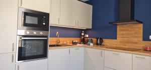 Appartements SUPERBE APPARTEMENT porte de la Cite Medievale entierement renove tres bien equipe 6 pers balcon clim parking prive devant : photos des chambres