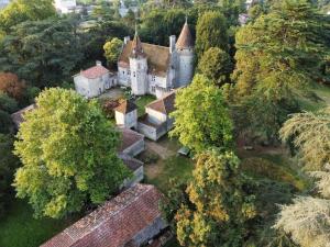 Appartements Apartment in a Renaissance castle : photos des chambres