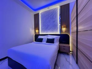 Olympus Luxury Collection - Spa Suite with Jacuzzi - City Center