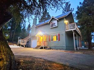 3BR Home w Game Room by The Village, Lake & Summit