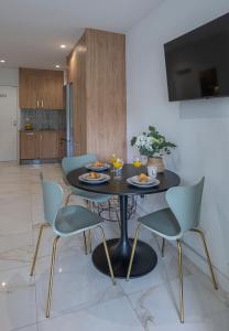 Studio with Sea Views, Pool, Parking and Tennis Court